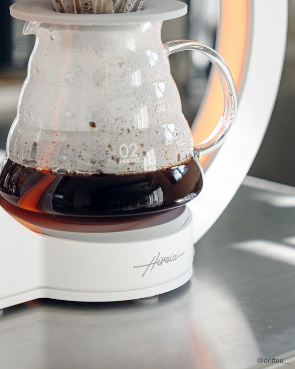 Hiroia Hikaru V60 Smart Brewer - White | CoffeeRoast Co.