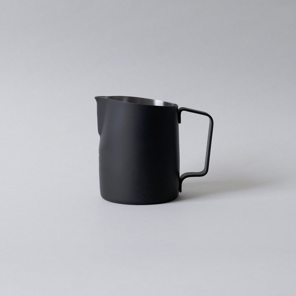 WPM Latte Art Pitcher 17 oz with Round Tip and Dual Volume Indicator — image 2