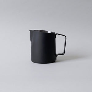 WPM Latte Art Pitcher 17 oz with Round Tip and Dual Volume Indicator — image 2