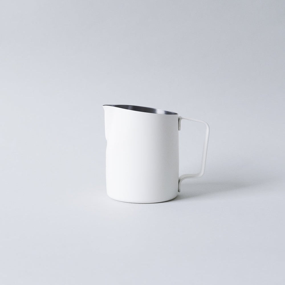 WPM Latte Art Pitcher 17 oz with Round Tip and Dual Volume Indicator — image 3