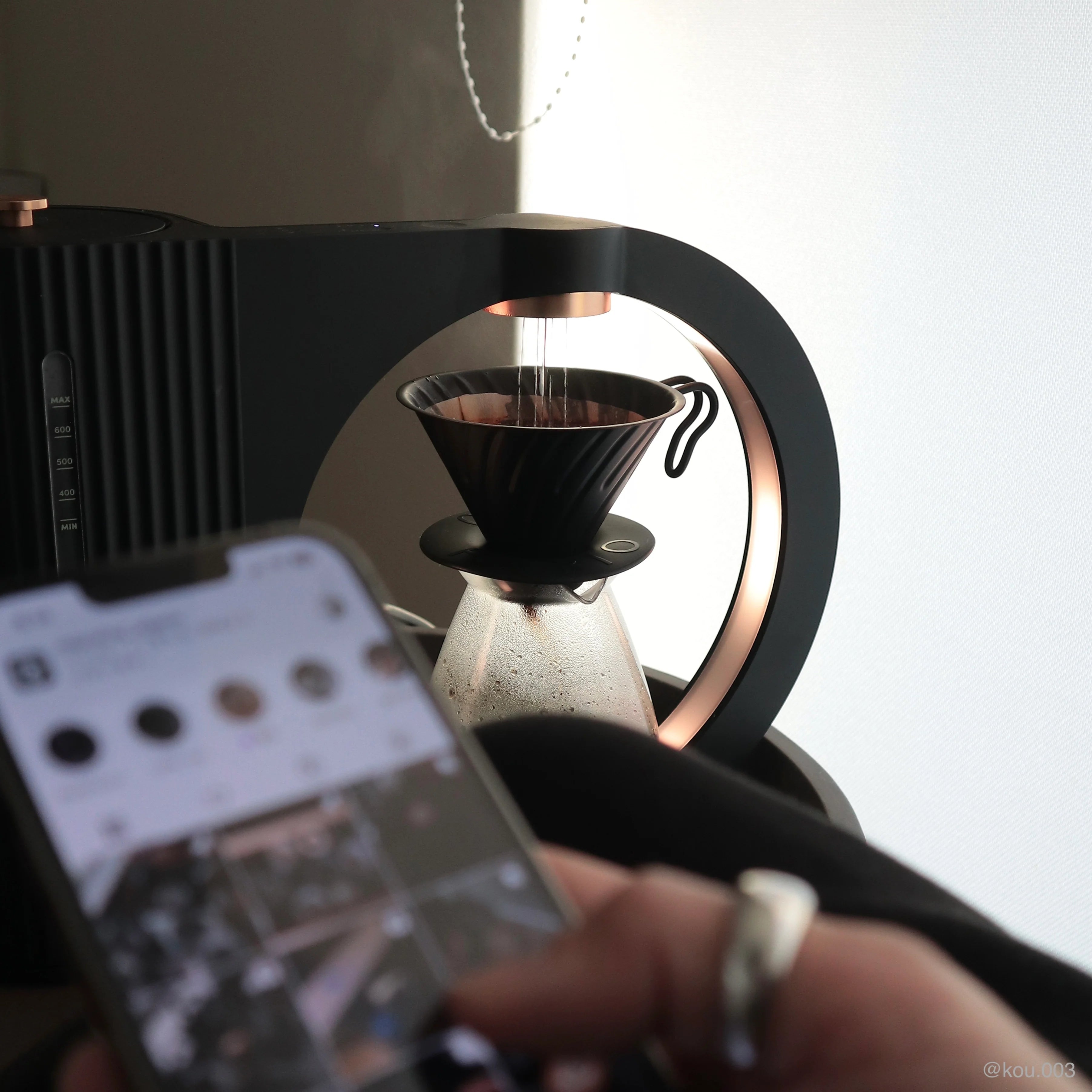 Hiroia Hikaru V60 Smart Brewer - Black | CoffeeRoast Co.