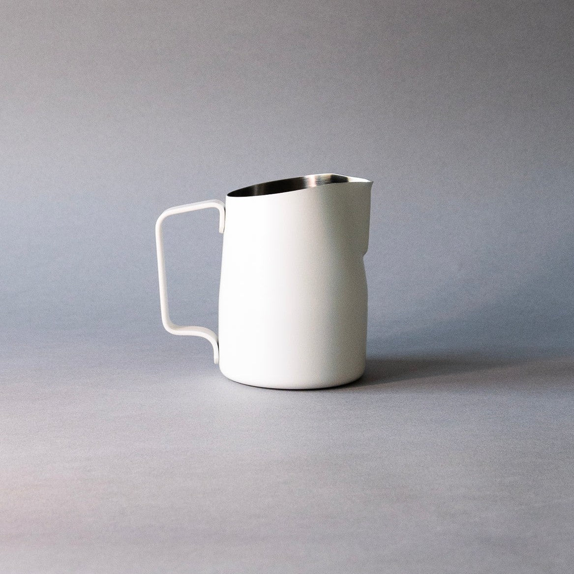 WPM 15 oz Latte Art Pitcher with Round Spout — image 2