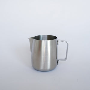 WPM Free Pour Latte Art Competition Pitcher 600cc — image 1
