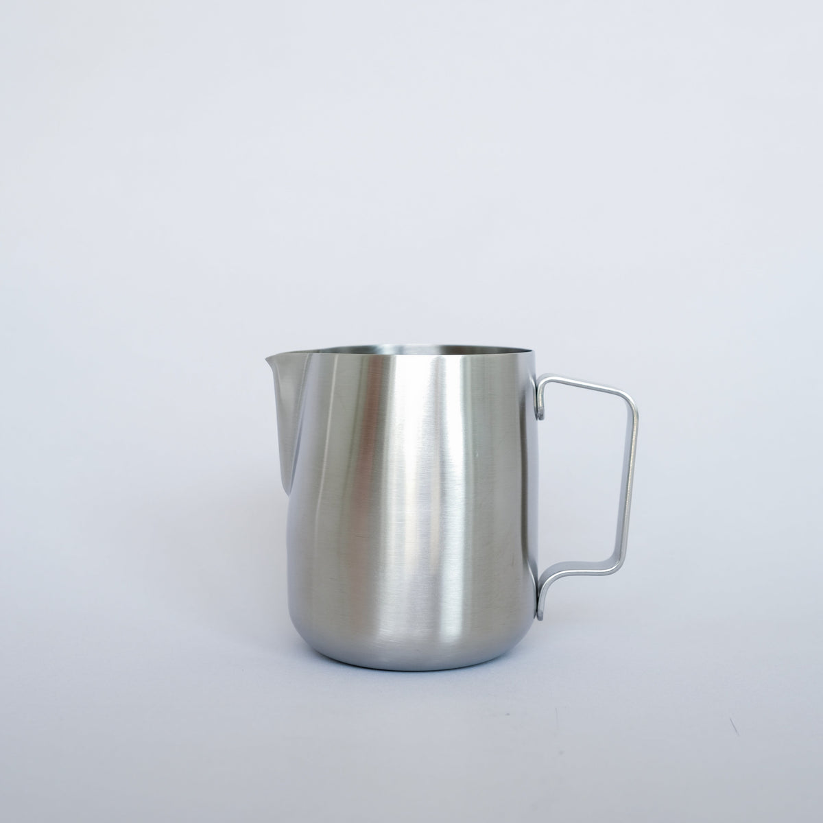 WPM Free Pour Latte Art Competition Pitcher 600cc — image 4