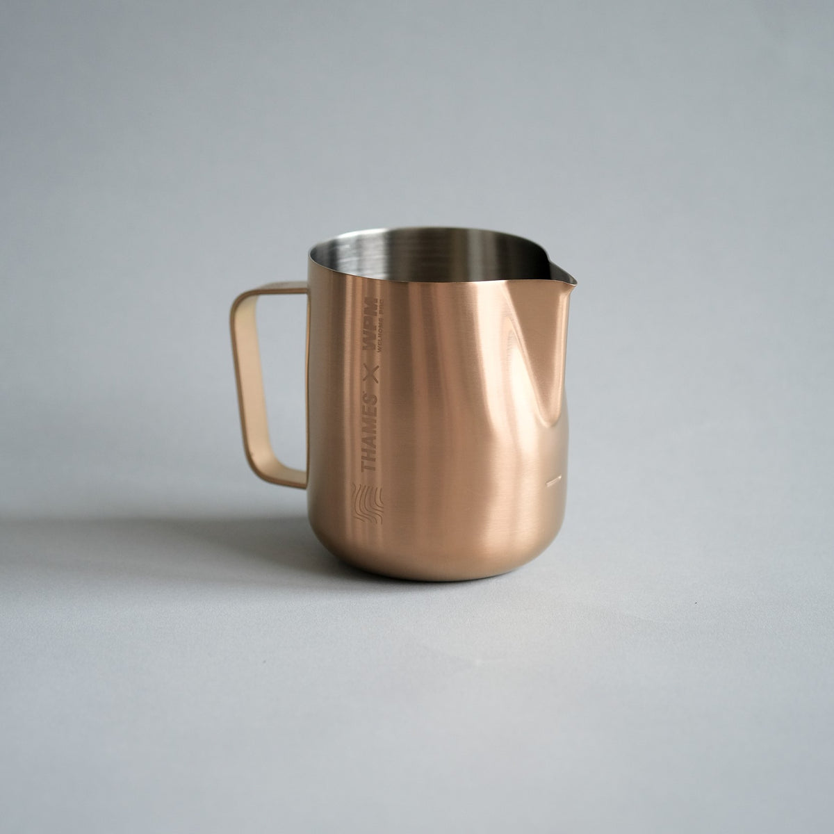 WPM Thames Collaboration Flat Top Latte Art Pitcher 600cc — image 9