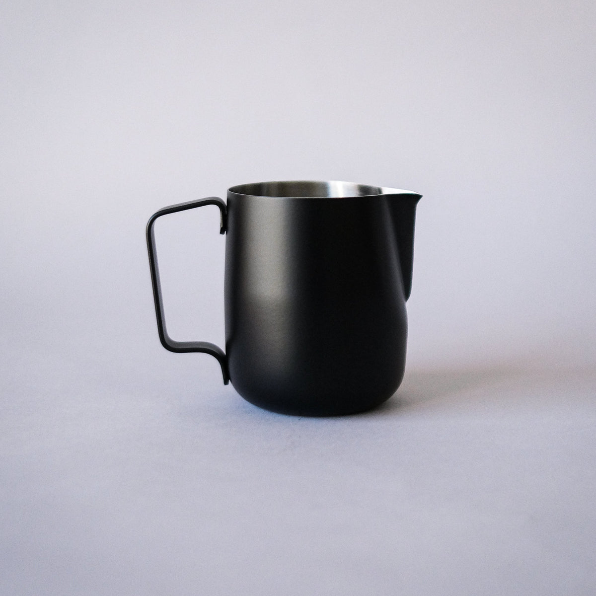 WPM Free Pour Latte Art Competition Pitcher 600cc — image 2