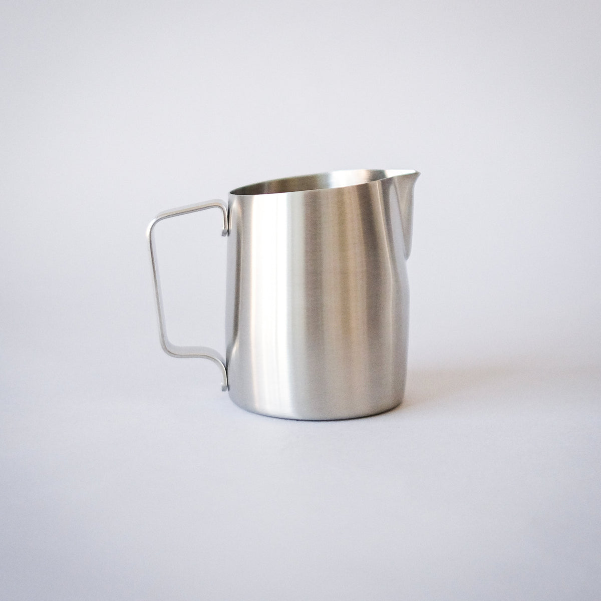 WPM Latte Art Pitcher 17 oz with Round Tip and Dual Volume Indicator — image 1
