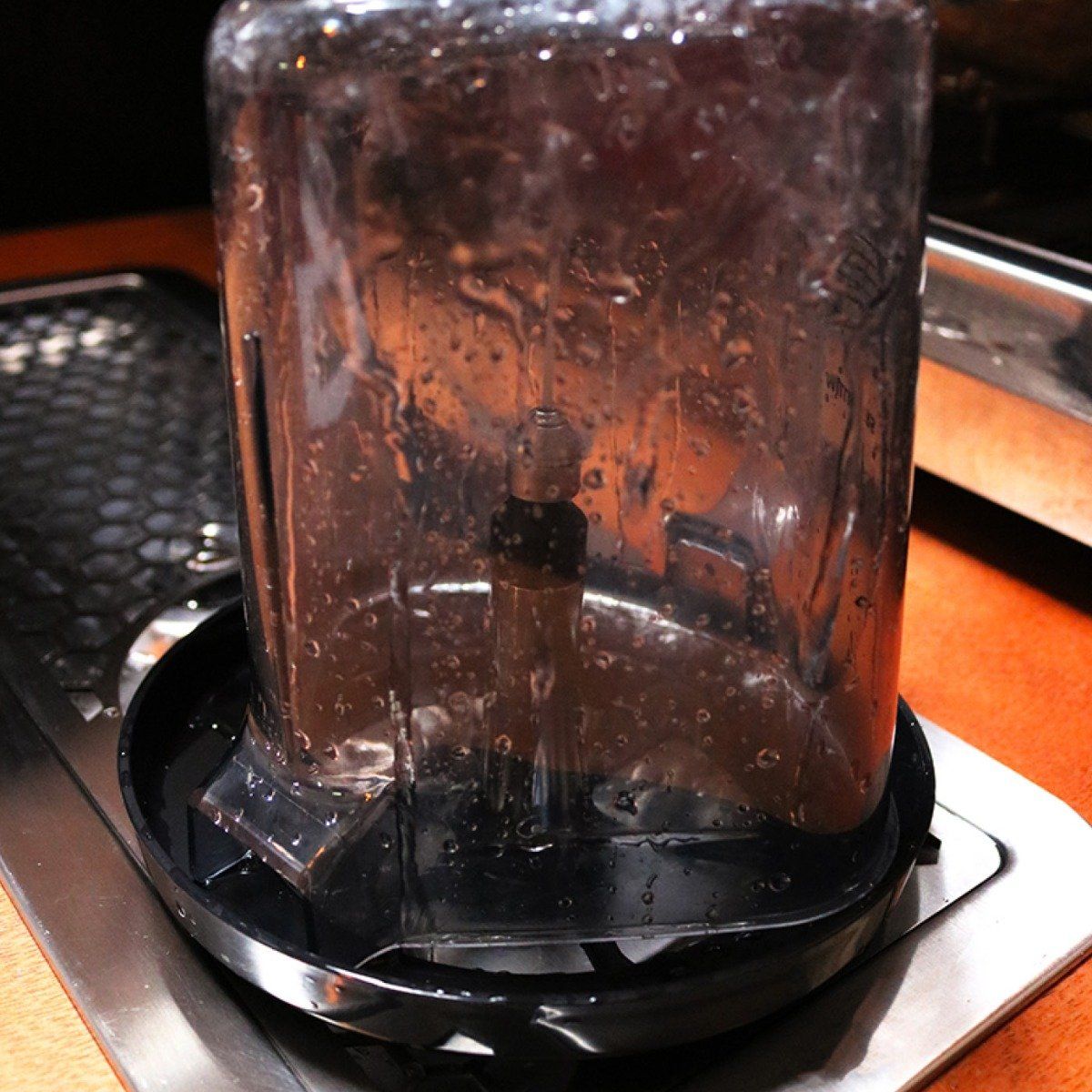 Rhino 水罐冲洗器 - 300 毫米 - 带搅拌器附件的旋转喷嘴。美国国家科学基金会批准